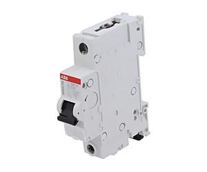 2CCS471001R0104 Interrupteur de surintensité 240VAC Nom: 10A Pôle: 1 connecte...