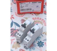 2x Legrand 4 067 86 Disjoncteur DNX³4500 6kA 1P+N 230V~ 32A courbe C. 406786.