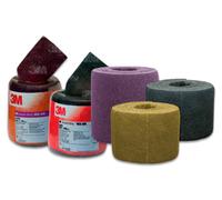 3M Feuille de non-tissé abrasif 100 x 200mm v. fine, rouleau de 60 pastilles