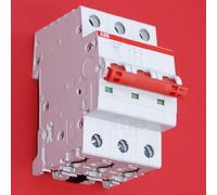 ABB-Entrelec Disjoncteur 2CDD283101R0063 SD203/63 - Interrupteur 3 broches, 63 A