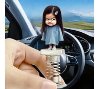 Accessoires de Voiture en Acrylique et Décoration d'Intérieur Créative Design de Petite Fille En Colère qui Secoue un Ressort, Convient pour la Voiture, la Décoration Intérieure, le Bureau et le Vélo