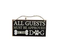 Alide Panneau décoratif en bois, plaque à suspendre avec corde « Tous les invités doivent être approuvés par le chien » pour bar, pub et amoureux des chiens (20 x 10 x 0,5 cm)
