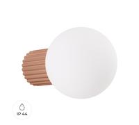 Applique murale moderne couleur moka avec corps rainuré et boule en verre blanc