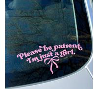 Attendez, je suis juste une fille - Autocollant de voiture drôle, autocollant de fenêtre de voiture avec un nœud, autocollant de fille, décalque de voiture mignon, autocollant de voiture pour femmes T