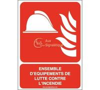 AUA SIGNALETIQUE - Panneau ISO 7010 Ensemble d'équipements de Lutte Contre l'incendie F004-AI - 150x210 mm, Vinyl adhésif