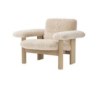 Audo Copenhagen Fauteuil Brasilia low back Natural oak-Nature sheepskin curly