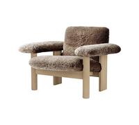Audo Copenhagen Fauteuil Brasilia low back Natural oak-Sahara sheepskin curly