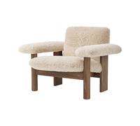 Audo Copenhagen Fauteuil Brasilia low back Walnut-Nature sheepskin curly