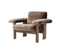 Audo Copenhagen Fauteuil Brasilia low back Walnut-Sahara sheepskin curly