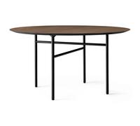 Audo Copenhagen Table ronde Snaregade Chêne teinté noir-foncé. Ø138 cm
