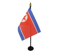 AZ FLAG Drapeau de Table Corée du Nord 15x10 cm Socle Plastique | Usage intérieur Drapeau de bureau nord coréen 북한 finition cousue et bords renforcés polyester 100D