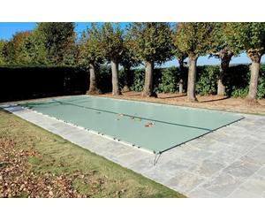 Bâche d'Hivernage Amande 9,60 x 4,60 m pour Piscine Maximum 9 x 4 m avec Grille Centrale d'Evacuation - Fabrication Française - Direct Usine - 550 g/m² - Livrée avec Sandows Cabiclic + Pitons Crosse