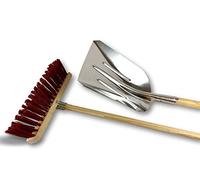 Balai de cantonnier manché + Pelle aluminium | Balai 40 cm | Piste Extérieur | Garnissage brosse PVC rouge | Douille métal boulonnée Ø 28 mm | Manche bois 1,40 mètre | Kibros 2641BMPL