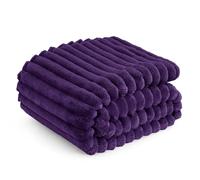 Bedsure Plaid canape Couverture Polaire - 150×200 cm, Violette | Cadeau Femme, Plaid Doux et Chaud en Velours Côtelé pour Canapé, Chambre et Salon, Lavable en Machine