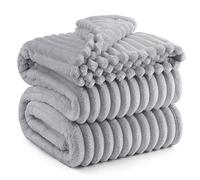 Bedsure Plaid canape Couverture Polaire - 230×270 cm, Gris Clair | Cadeau Femme, Plaid Doux et Chaud en Velours Côtelé pour Canapé, Chambre et Salon, Lavable en Machine