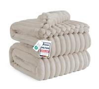 Bedsure Plaid canape Plaid Beige - Couverture Polaire, 220×240 cm, Beige | Cadeau Femme, Plaid Doux et Chaud en Velours Côtelé pour Canapé, Chambre et Salon, Lavable en Machine