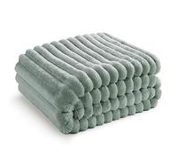 Bedsure Plaid canape Plaid Vert - Couverture Polaire, 130×170 cm, Vert Jade | Cadeau Femme, Plaid Doux et Chaud en Velours Côtelé pour Canapé, Chambre et Salon, Lavable en Machine