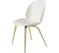 GUBI Chaise Beetle alabaster white. structure en chêne laqué mat