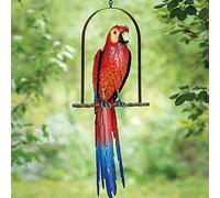 Bits and Pieces Statue de perroquet à suspendre, sculpture réaliste d'oiseau rouge sur balançoire en métal, perroquets tropicaux à suspendre pour terrasse, jardin ou porche, décoration extérieure pour