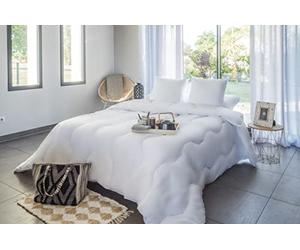 Blanrêve - Couette Légère Anti Acariens pour lit 1 Personne - 200x200 cm | Couette Fraiche pour nuits d'été (250g/m²). Douce et Respirante. Lit 90-120cm. Fabrication France - Entretien facile - Blanc