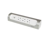 Bloc de prises Legrand 694504, couleur White Aluminium. Bloc multiprise coudé de, avec 2 raccordements USB type A et type C, sans interrupteur, multiprise avec 3 prises de courant de, sans câble.
