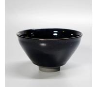 Bol à matcha artisanal tenmoku noir d'or