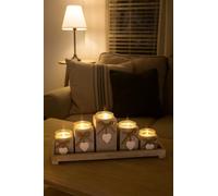Bougeoir, Photophore, Porte Bougie, Chandelier, Centre de Table, Bougies de Noel en Bois Gris Clair composé de 6 pièces, Plateau et 5 Bougies avec Leurs Petits Coeurs accrochés.