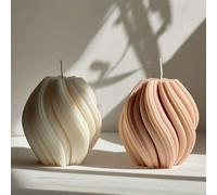Bougie géométrique rotative - grande et belle bougie colonne artisanale en cire de soja tournante. Bougie élégante avec des bulles, concept décoratif pour la maison, les étagères, cadeau d'anniversair