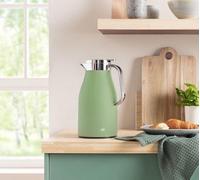 Bouteille isotherme verte mate en acier inoxydable avec un insert hygiénique en verre trempé, récipient à couvercle vissé doté d'un bouton-poussoir pratique, poignée ergonomique, idéale comme théière