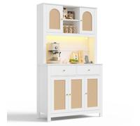 Buffet haut de cuisine blanc avec portes en rotin, 100 x 40 x 180 cm | Structure en MDF, poignées rondes dorées, éclairage RGB piloté par application, 2 prises électriques et 2 ports USB