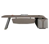 Bureau de chef moderne, au design t offrant beaucoup d'espace de rangement