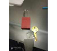 Master Lock S31RED Cadenas de Consignation en Thermoplastique pour Installations Mécaniques, Rouge, Anse 3,8 x 1,6 cm