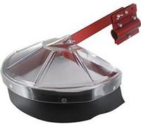 Capot de protection, rabattable et universel, pour débroussailleuses dorsales, en combinaison avec des brosses métalliques.