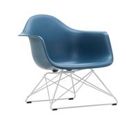 Chaise avec accoudoirs Eames Plastic LAR RE blanc white powder-coated steel base/ felt gliders black
