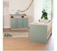 Chambre Bébé Duo Évolutive ROBA - Selva - Lit 70x140 + Commode à Langer 3 Portes - Vert Sauge - Effet Noyer