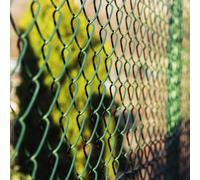 Clôture grillagée KARAT - Clôture de Jardin métallique - clôture noué Type Mouton, Poules, Chiens avec revêtement PVC Vert - Mailles 60x60 mm - Fil de Fer 2,8 mm - 1 m H x 15 m L