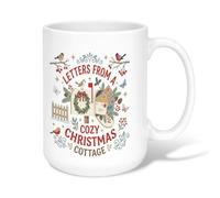 Cozy Christmas Cottage Tasse à café en céramique avec citation de boîte aux | Illustration d'oiseau d'hiver, tasse à thé, accents de pomme de pin, motif de clôture rustique, thème de lettre confortable