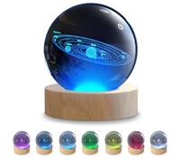 CSL-Computer Boule de cristal 3D, Boule lumineuse gravée, LED Crystal Ball, RGB Light, Veilleuse 3D boule de cristal Système solaire LED pour enfants, Cristal K9, Diamètre 6 cm, Socle en bois, USB 5V