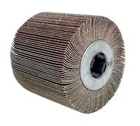 DEDRA DED79336B Brosse à lamelles pour machine à satiner 120 x 100 mm Grain 80 Vitesse de rotation max. 3700 tr/min Oxyde d'aluminium Lamelles abrasives flexibles Résistance au colmatage et à la