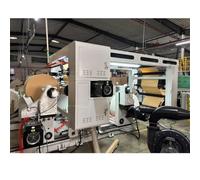 Dévidoir automatique de découpeuse de papier sans arbre | La machine de découpe de rouleau de papier sans tige charge des rouleaux jumbo de plusieurs tonnes sans effort pour une fente