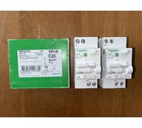 Schneider Electric Disjoncteur différentiel Resi9 XP R9PDCF20 1P+N 20A 30mA Courbe C Type FSI