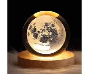 DRYFAL Veilleuse 3D en forme de boule de cristal La lune LED pour enfants avec base en bois - Galaxie - Veilleuse - Cadeau - Décoration fantaisie de chambre