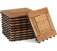 Eikuavons propose 99 modules en bois de 30x30 cm, avec système de fixation à clic, adaptés pour une utilisation extérieure et résistants aux intempéries