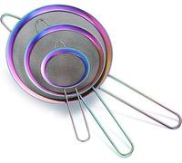 Ensemble de 3 tamis fins Unyqoos®, en acier inoxydable 18/8, avec revêtement arc-en-ciel en titane, diamètre 8/14/18 cm, lavable au lave-vaisselle, idéal pour la farine, le thé et les sauces