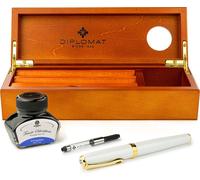 Ensemble stylo plume Diplomat Excellence A2 Pearlescent Gold avec une cartouche d'encre pour stylo plume bleu roi, présenté dans un coffret en bois précieux de grande qualité, avec des éléments en aci