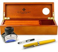 Ensemble stylo plume Diplomat Excellence A2 Yellow avec une cartouche d'encre pour stylo plume bleu roi, présenté dans un coffret en bois précieux de grande qualité, avec des bagues en acier inoxydabl