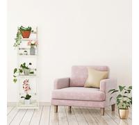 Escaliers blancs avec fleurs en bois