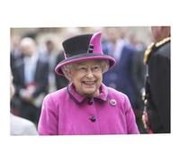 Fabulous Poster Reine elisabeth II chapeau rose (61cm x 89cm) Rose G