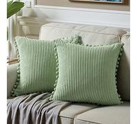 Fancy Homi Lot de 2 Housses de Coussin décoratives carrées avec Pompons, en Velours côtelé uni et Doux, pour canapé, Sofa, Chambre, Voiture, Salon, 45 x 45 cm, Vert Sauge