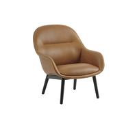 Muuto Fauteuil Fiber Lounge avec pieds en chêne Refine leather cognac-black